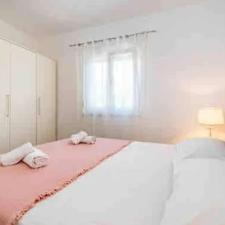 Villa Elo Lovinac (Zadar)
