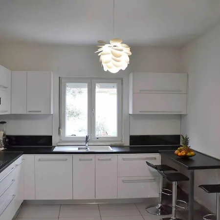 Elo Villa *