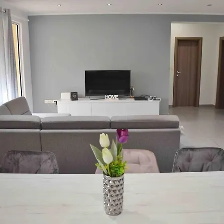 Elo Villa
